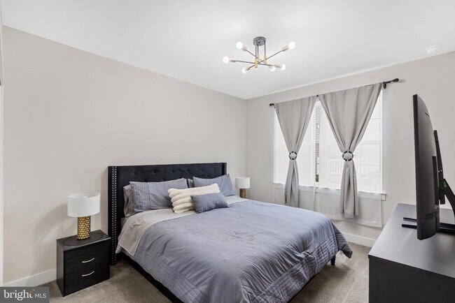 Building Photo - 204B Dock St