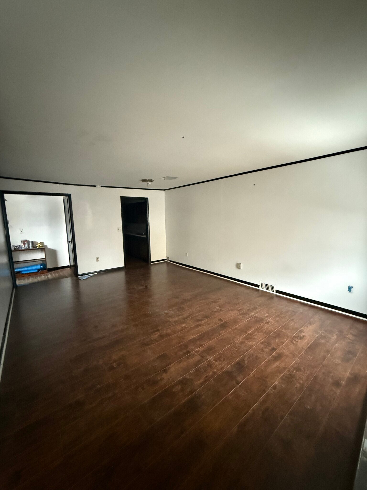 Building Photo - 93 Main St