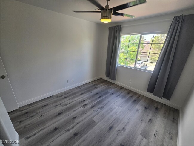 Building Photo - 9893 Canyon Peak Dr
