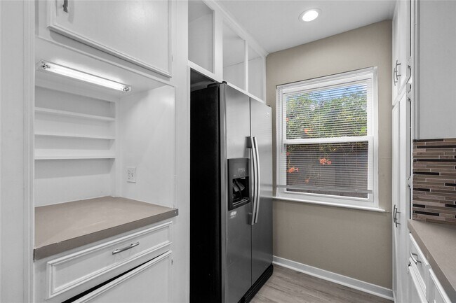 Building Photo - 3320 80th St