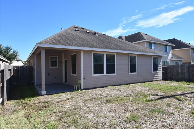 Building Photo - 5619 Drumlin Field Way