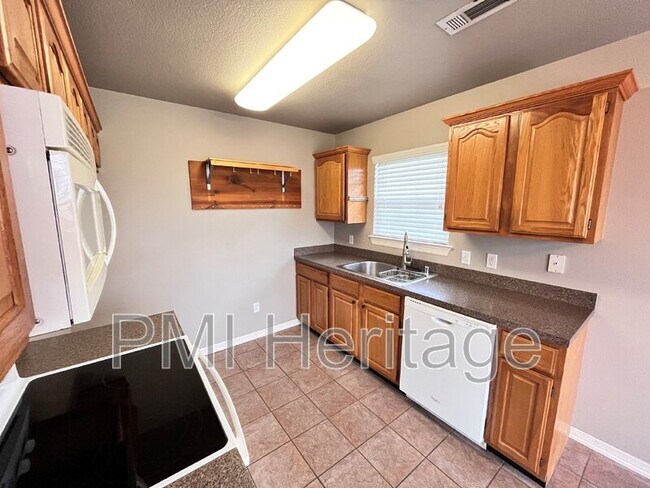Building Photo - 683 Golden Meadow Ave