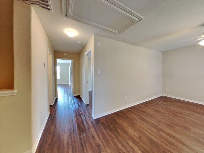 Building Photo - 8310 Wainwright Way