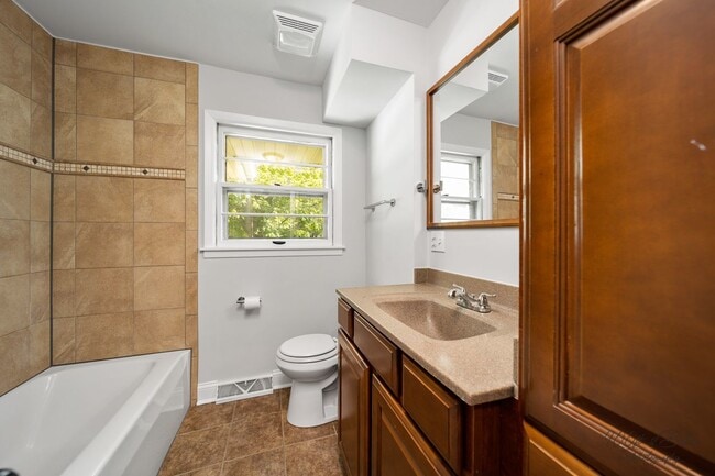 Building Photo - 4576 Pepper Dr