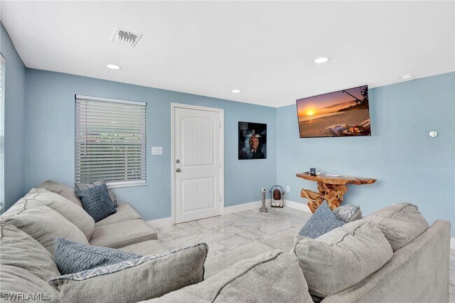 Building Photo - 1009 Ridge St