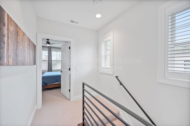 Building Photo - 1607 Merrimac St