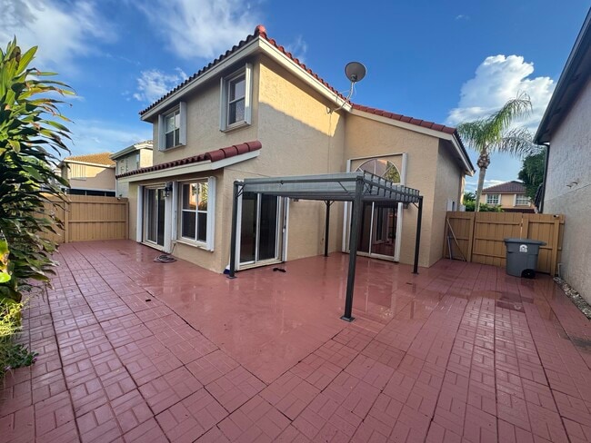 Building Photo - 10223 Serene Meadow Dr N