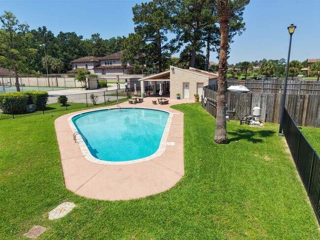 Building Photo - 16 Regency Pt