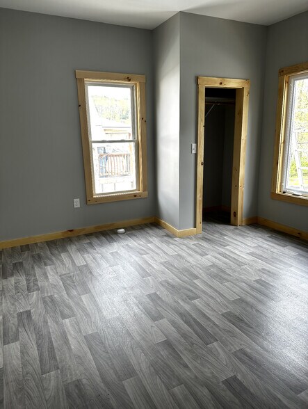 kitchen dining area - 15 Third St