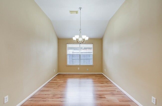 Building Photo - 5010 Brower Crest Dr