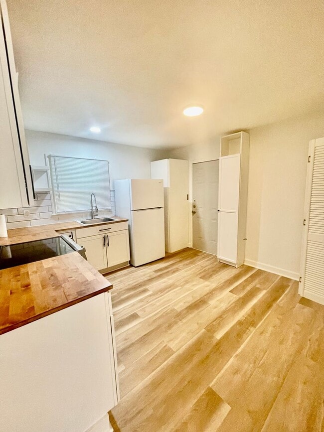 Building Photo - Newly renovated  3 bedroom 1 bath brick ranch home sitting on a large lot and on a quiet street i...