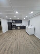 Building Photo - 3877 W Holyoke Pl