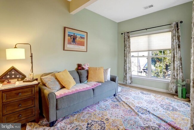 Building Photo - 5257 Bessley Pl