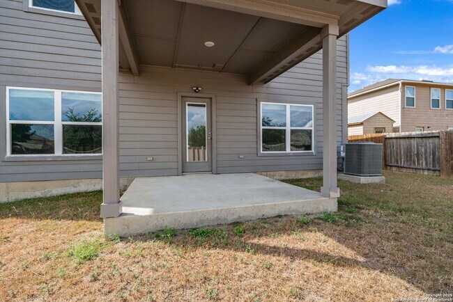 Building Photo - 5-BEDROOM HOME IN LUCKEY RANCH