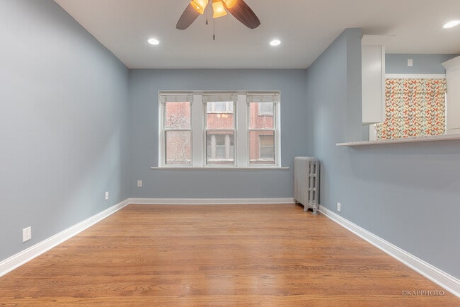 Building Photo - 1329 W Addison St