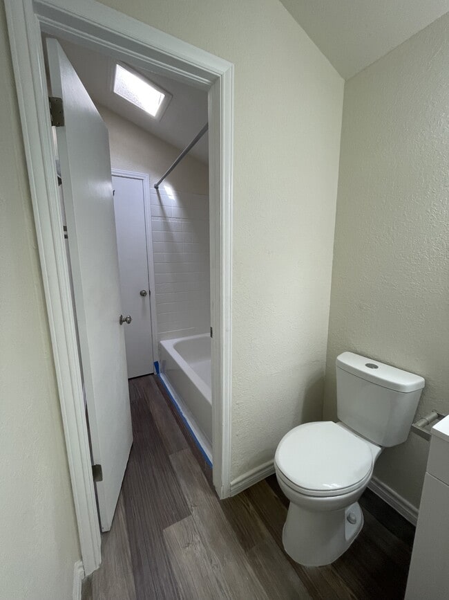 Building Photo - 851 Montera Rd