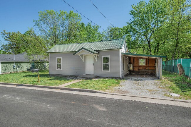 Primary Photo - 2706 Quincy St