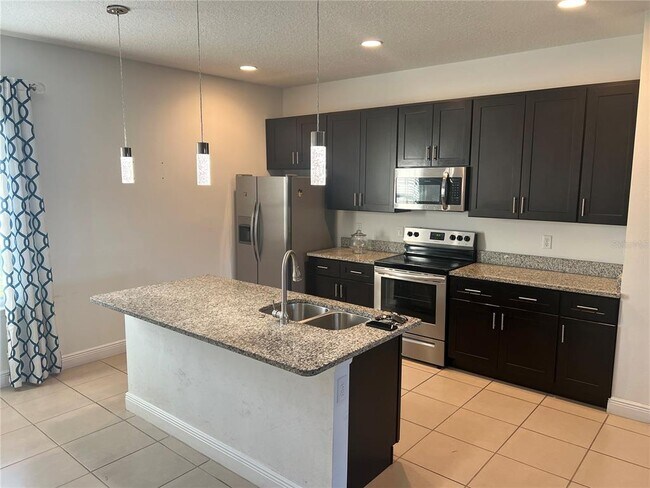 Building Photo - 312 Clearwater Ln