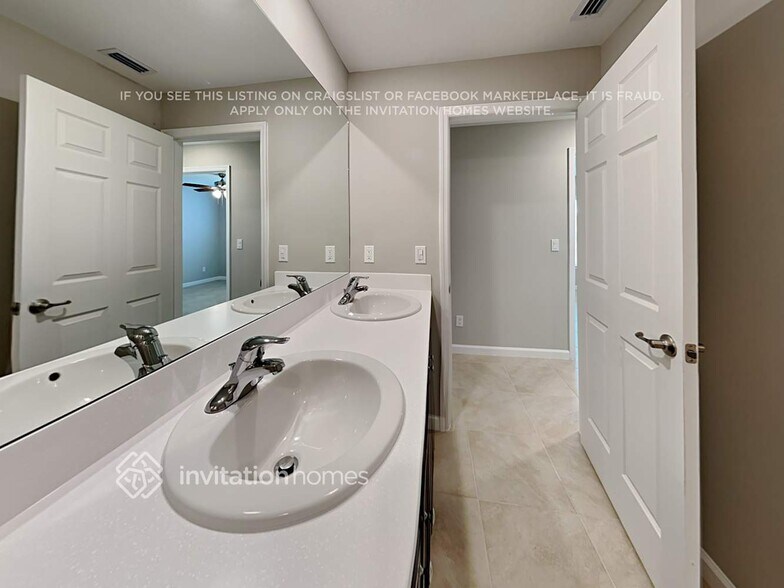 Building Photo - 1091 SW Macao Ave