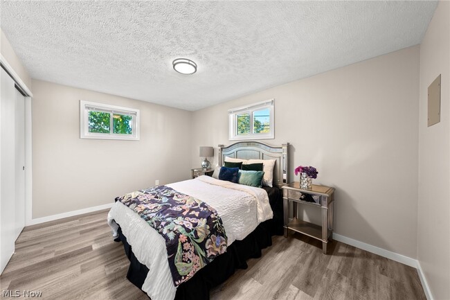 Building Photo - 21045 Southbend Cir