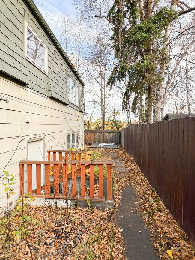 Building Photo - 3607 Rhone Cir