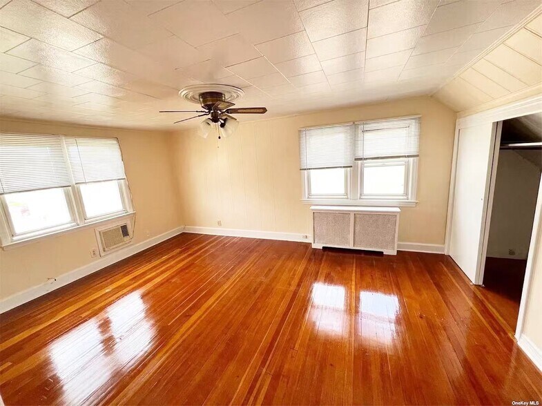 Building Photo - 43 Brian St