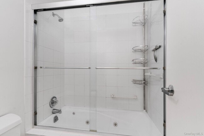 Building Photo - 300 High Point Dr