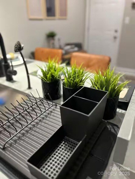 Building Photo - 2000 Patio Ct