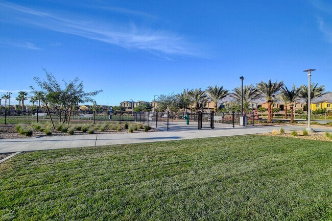 Building Photo - Gated community Located within the Valley Vista Master Plan. 4 Bed 3 Bath features and Open and i...