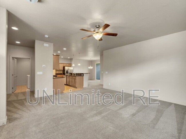 Building Photo - 2539 W Josselyn Dr