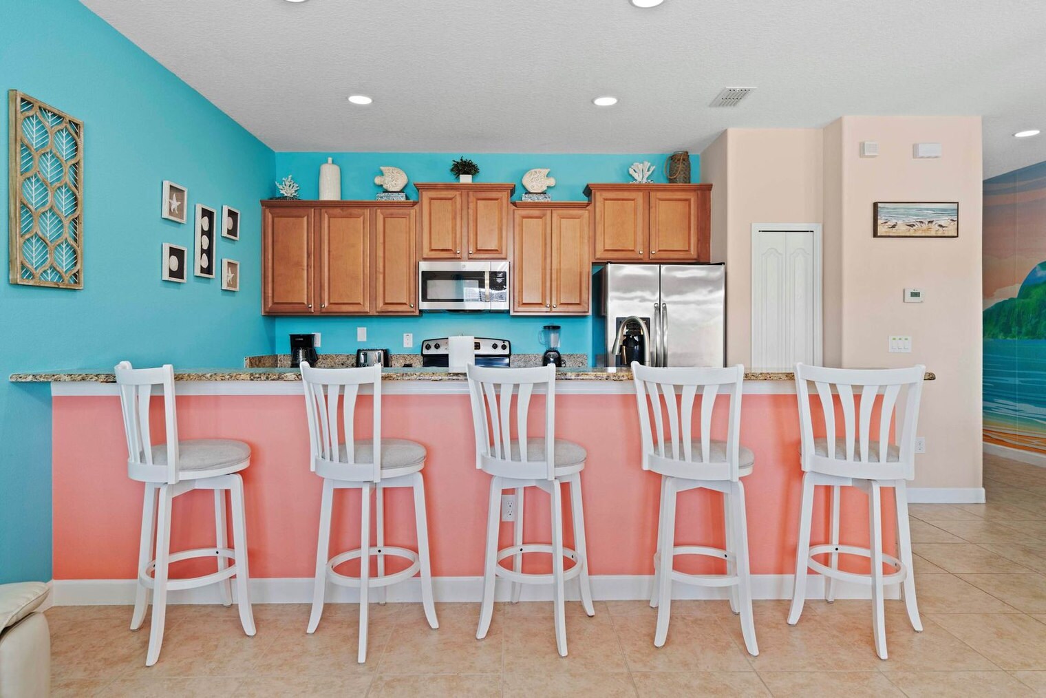 Building Photo - 3059 Beach Palm Ave