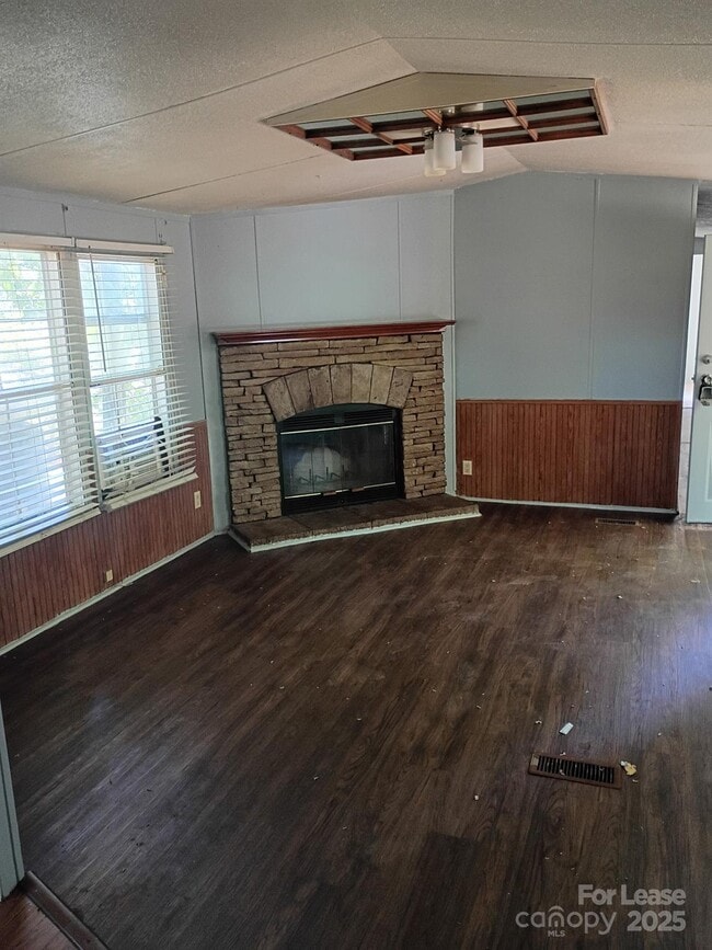 Building Photo - 3680 Berry Rd