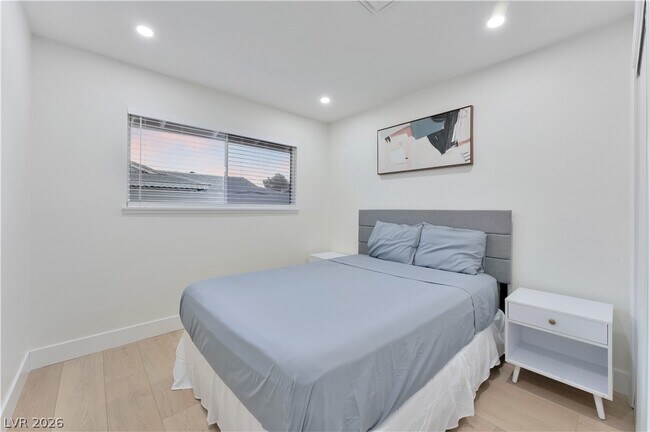 Building Photo - 105 Marigold Ln