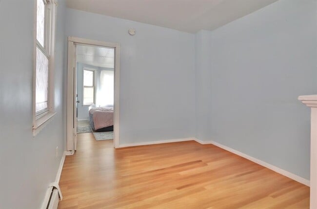 Building Photo - 5 Salter Pl