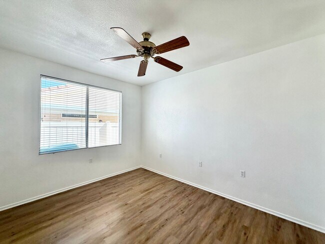 Building Photo - Beautiful 55+ Community 2 Bedroom + Den Home with INCLUDED Solar & Premium Amenities
