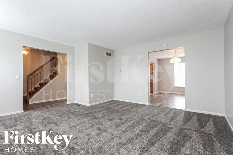 Building Photo - 7474 Carnation Ln