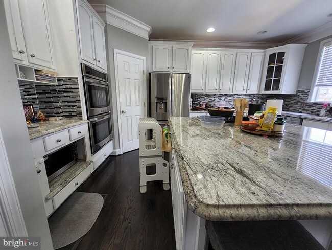 Building Photo - 10782 Lord Chancellor Ln