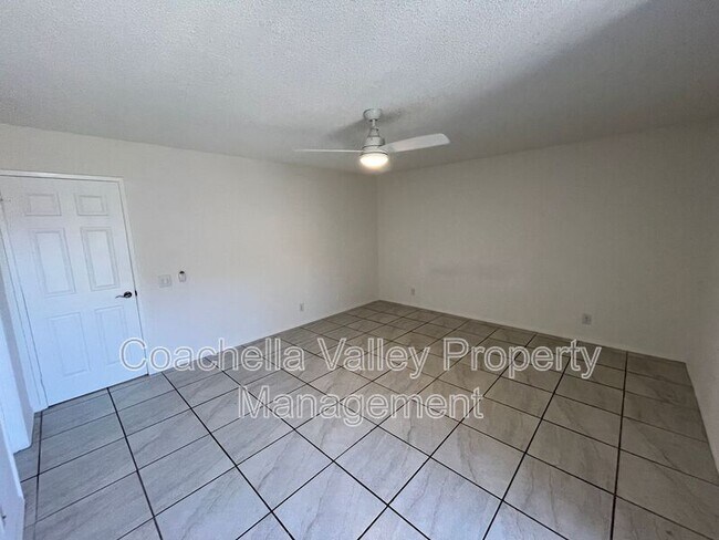 Building Photo - 433 Bradshaw E Ln