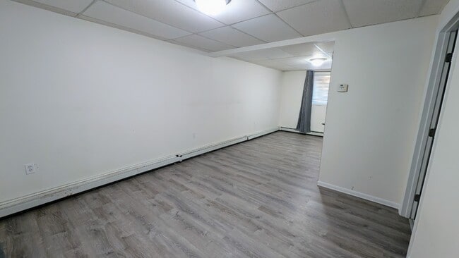 Building Photo - 3580 Wildwood Dr