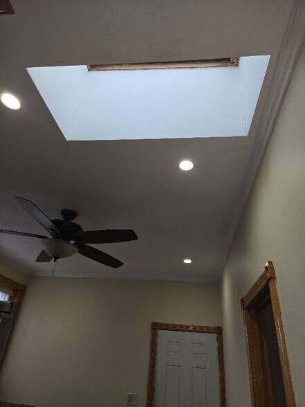 Building Photo - 2755 W Augusta Blvd