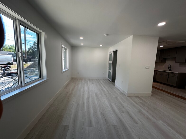 Building Photo - 3033 Northrop Ave