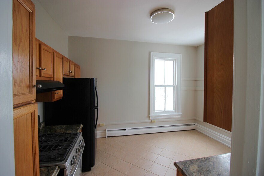 Building Photo - 322 Hodgson St