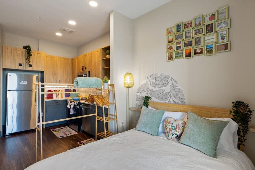 Building Photo - 9127 Research Blvd