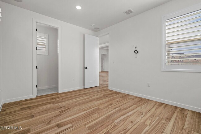 Building Photo - 13637 Chepstow Ct