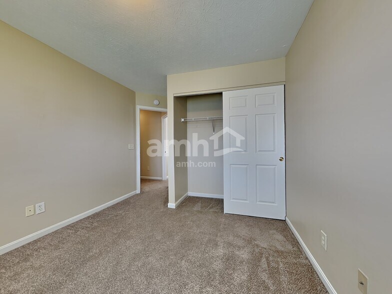 Building Photo - 6530 N Andover Way