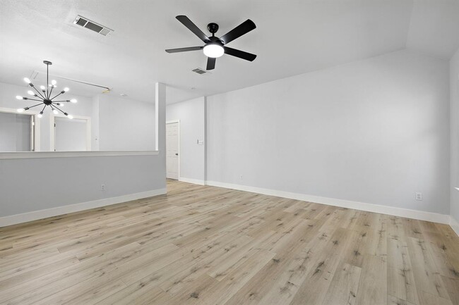 Building Photo - 502 Sherwood Ct