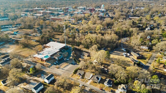 Building Photo - 55 Reed St NE