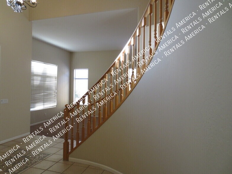 Building Photo - 2671 S Leonard Pl
