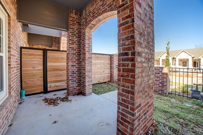 Building Photo - 3/2/2 Brand New Luxury Patio Home