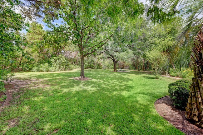 Building Photo - 102 Wood Trail